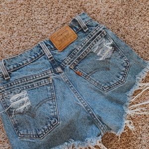 Levi’s 550 Vintage Distressed Shorts